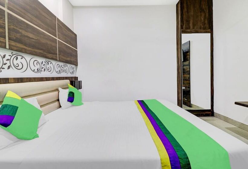 Itsy Hotels Anjali Mahal 500, Mtrs From Mathura Railway Station