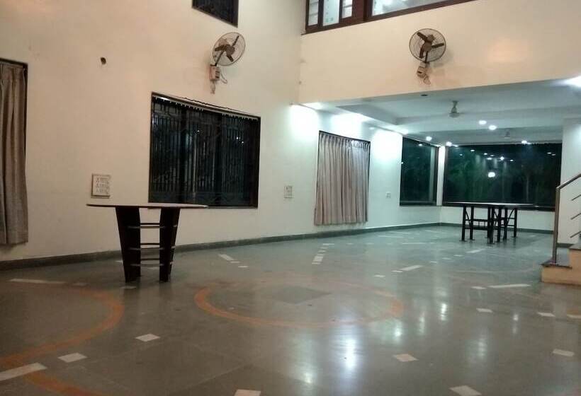 호텔 Jk Rooms 122 Shaheen Lodging & Boarding