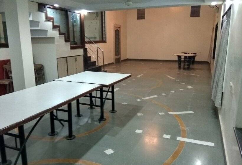 호텔 Jk Rooms 122 Shaheen Lodging & Boarding