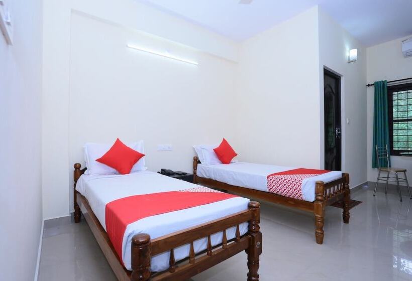 Отель Panackal Inn By Oyo Rooms