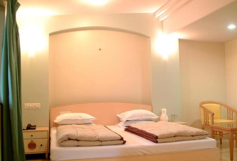 酒店 Ravikiran Alibaug