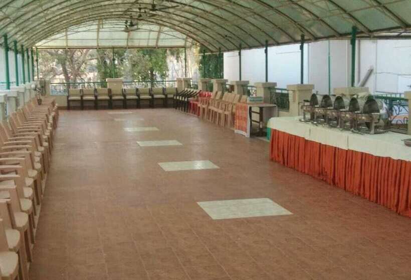 酒店 Ravikiran Alibaug