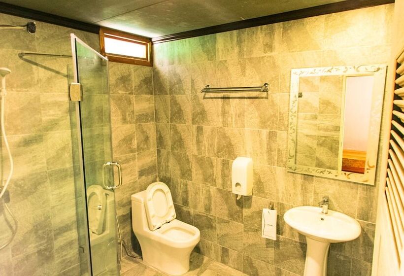 فندق The Hub Erawan Resort