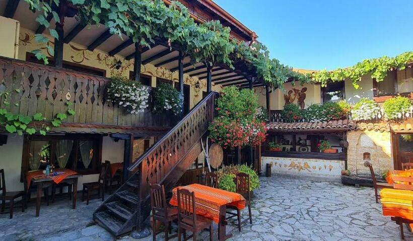 Hotel стаи за гости The Old House