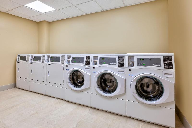 هتل Towneplace Suites By Marriott Grand Rapids Airport Southeast