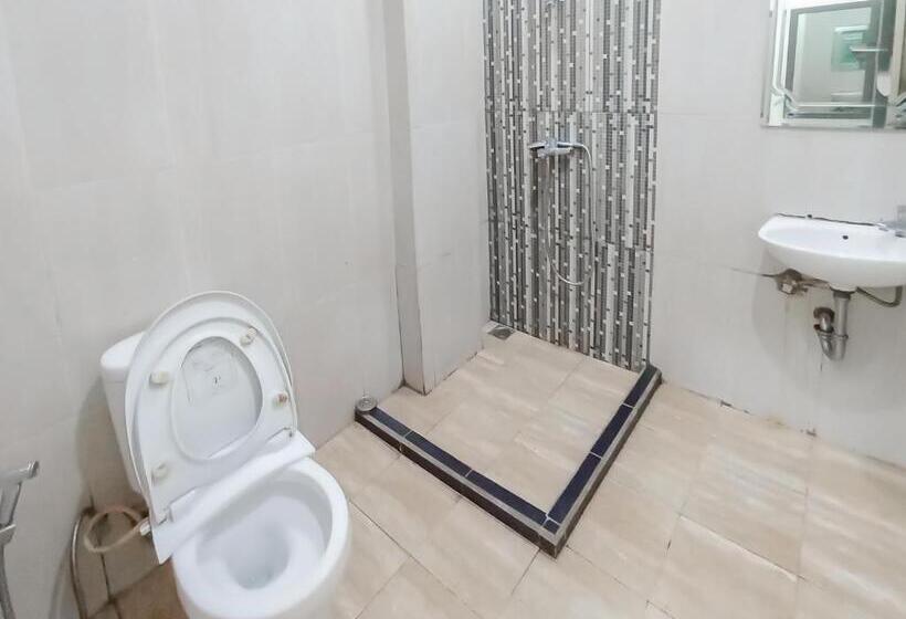 پانسیون Reddoorz Syariah Near Q Mall Banjarbaru