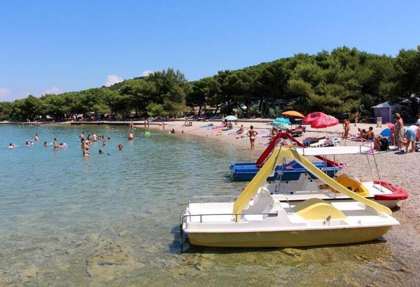 膳宿费 Rooms With A Swimming Pool Tisno, Murter   3219