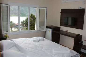Rosa Otel