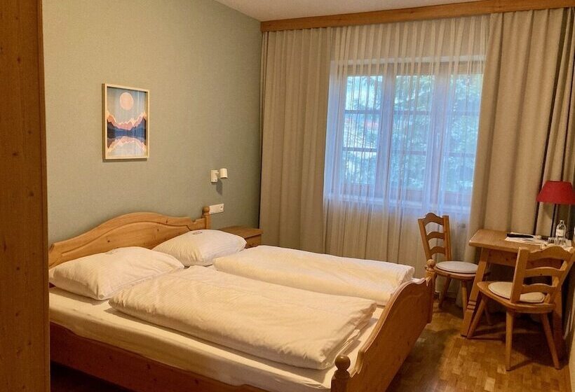 Zöchbauer Gästehaus Hotel Garni