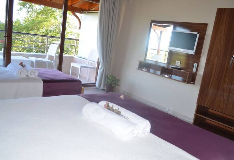 Ada Palas Otel