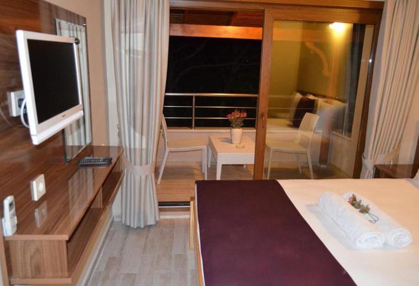 Ada Palas Otel