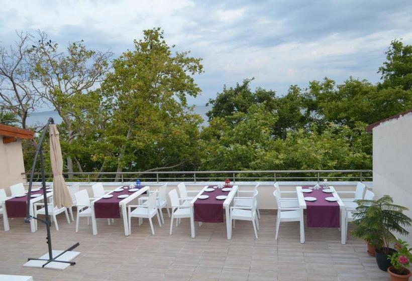 Ada Palas Otel