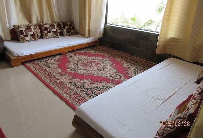 Отель Bellevue Resort Panchgani