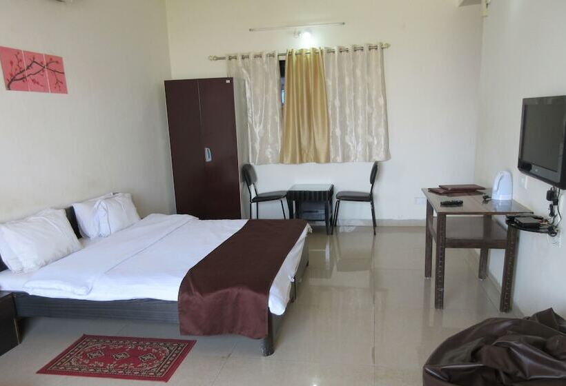 Отель Bellevue Resort Panchgani