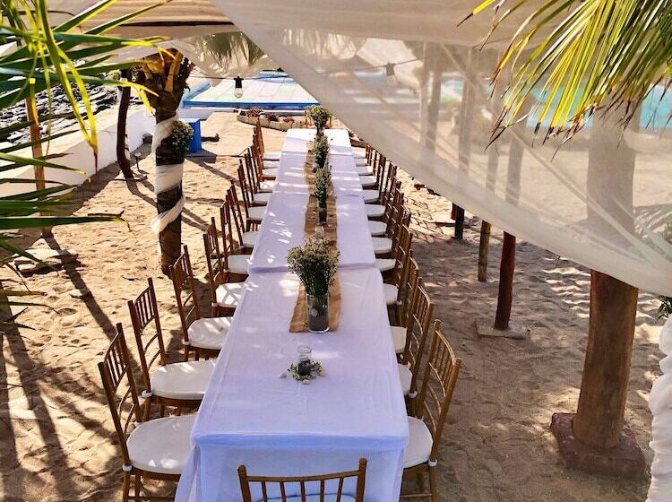 هتل Costa Oeste