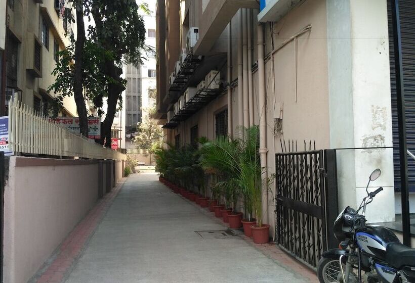 בית מלון כפרי Everest Inn