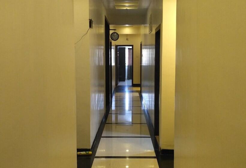 בית מלון כפרי Everest Inn