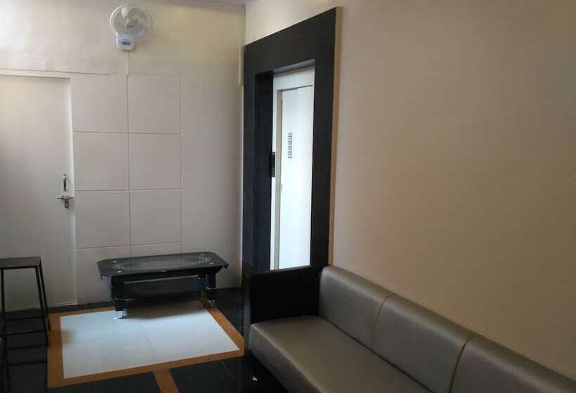 בית מלון כפרי Everest Inn