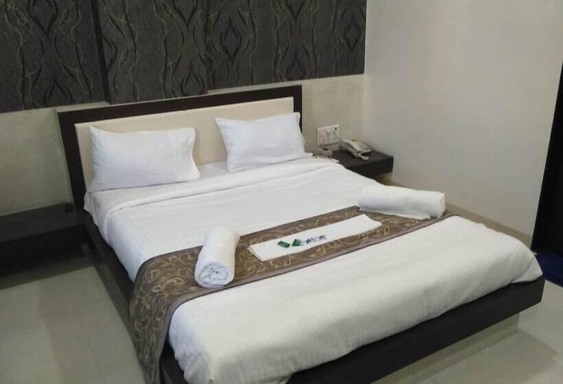 호텔 Everest Inn