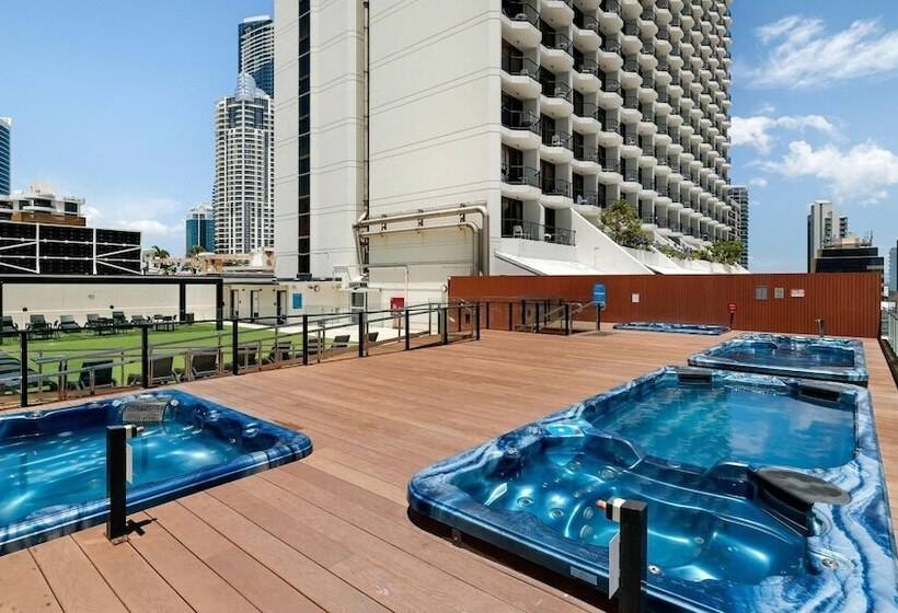 هتل Apartments On 22 View Avenue, Surfers Paradise
