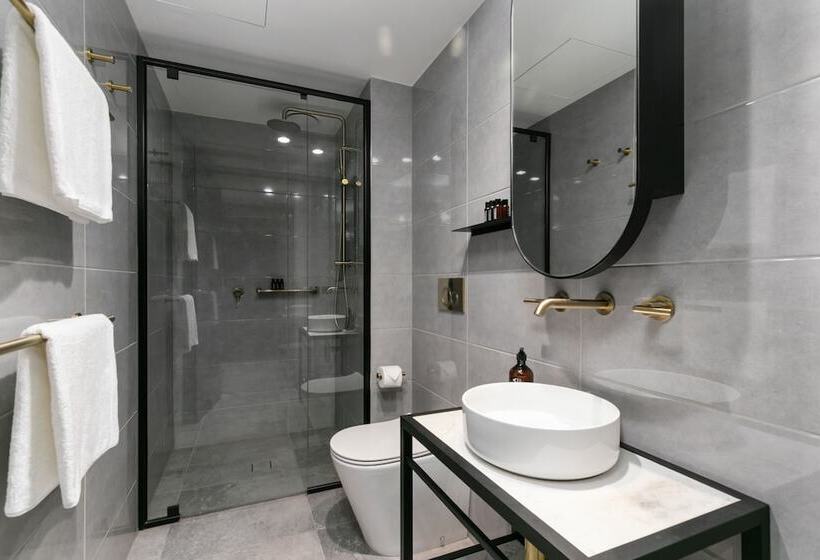 هتل Melbourne City Apartment