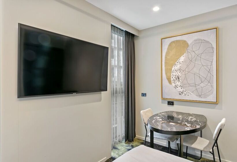 هتل Melbourne City Apartment