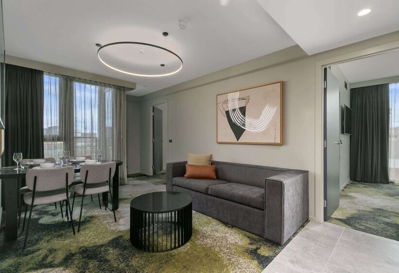 هتل Melbourne City Apartment
