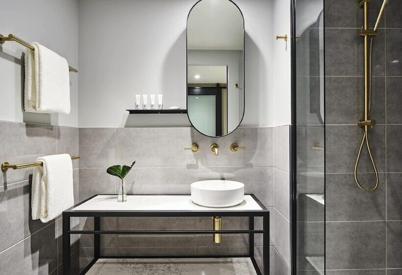 هتل Melbourne City Apartment