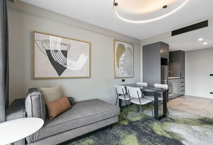 هتل Melbourne City Apartment