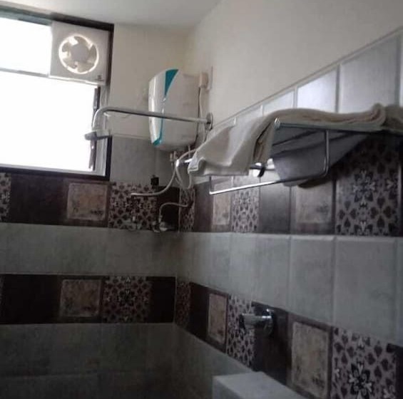 בית מלון כפרי Sai Krupa Lawn And Regency