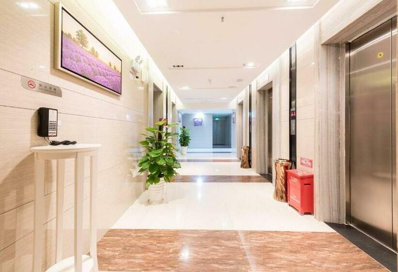 Lavande Hotel Heyuan Wanlong City