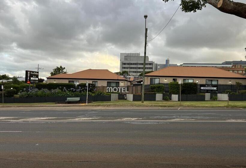 מוטל Asters On James Motor Inn