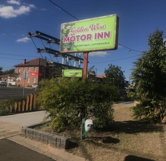 モーテル Golden West Motor Inn