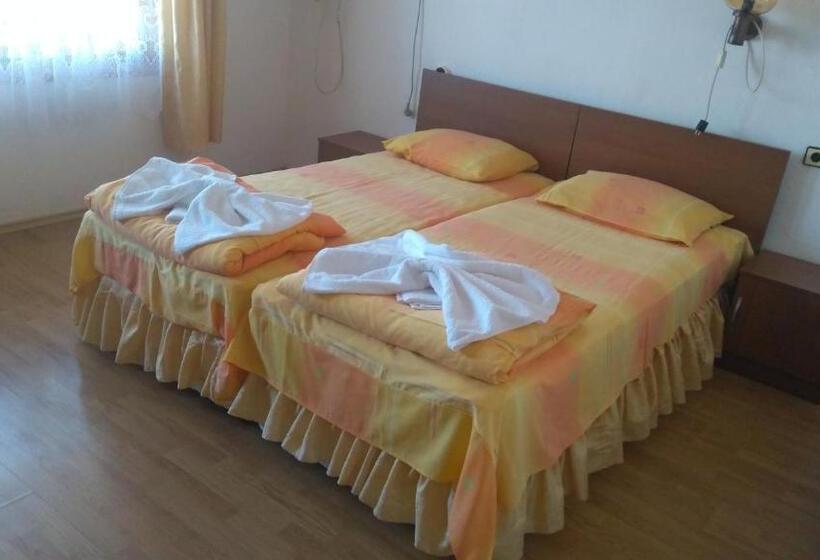 پانسیون Guest House Plada View