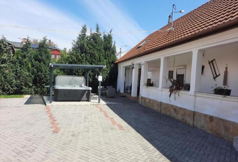 پانسیون Nosztalgia Vendégház