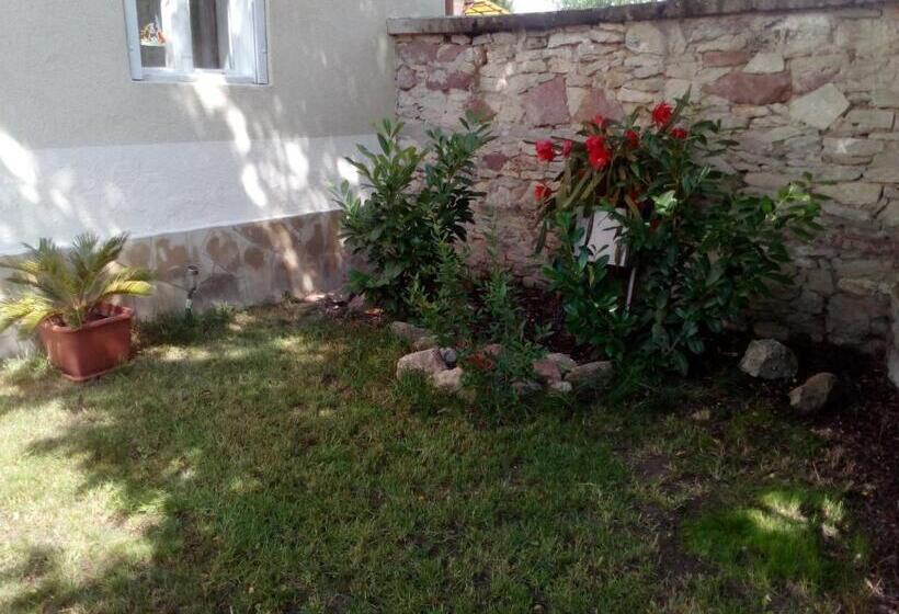 پانسیون Nosztalgia Vendégház