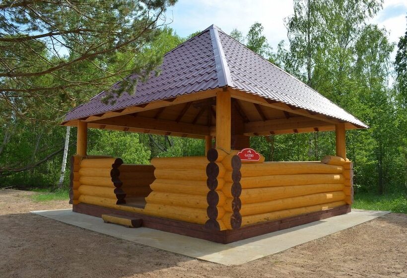 Woods Lake Resort