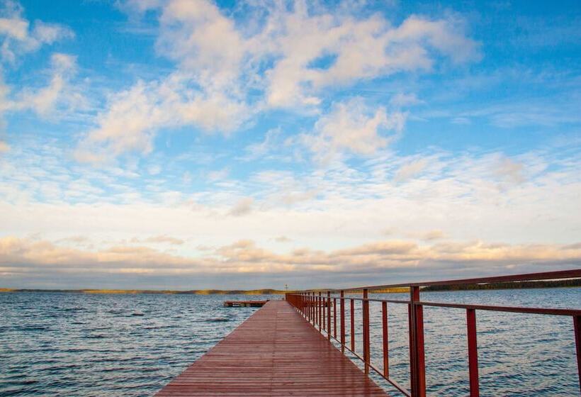 Woods Lake Resort