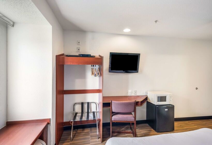 هتل Americas Best Value Inn & Suites Brunswick