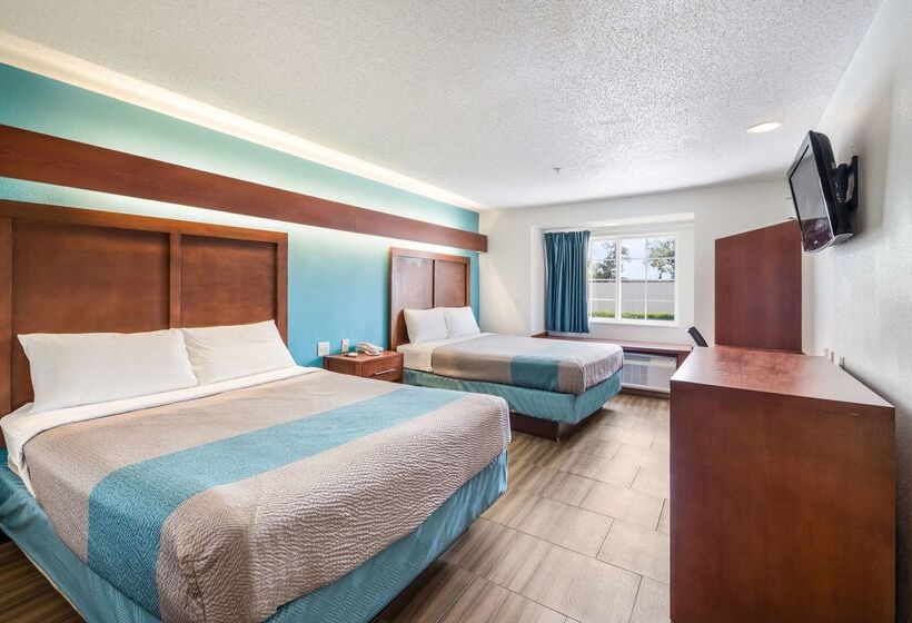 هتل Americas Best Value Inn & Suites Brunswick