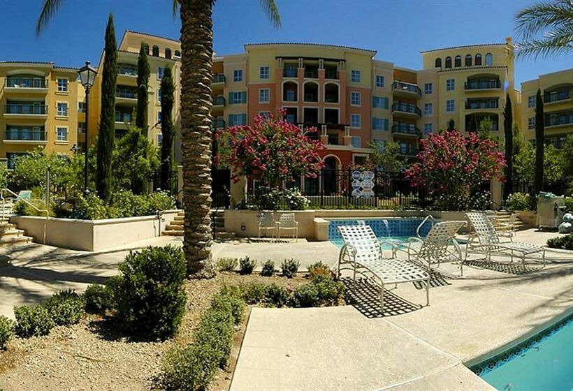 בית מלון כפרי Aston MonteLago Village Resort