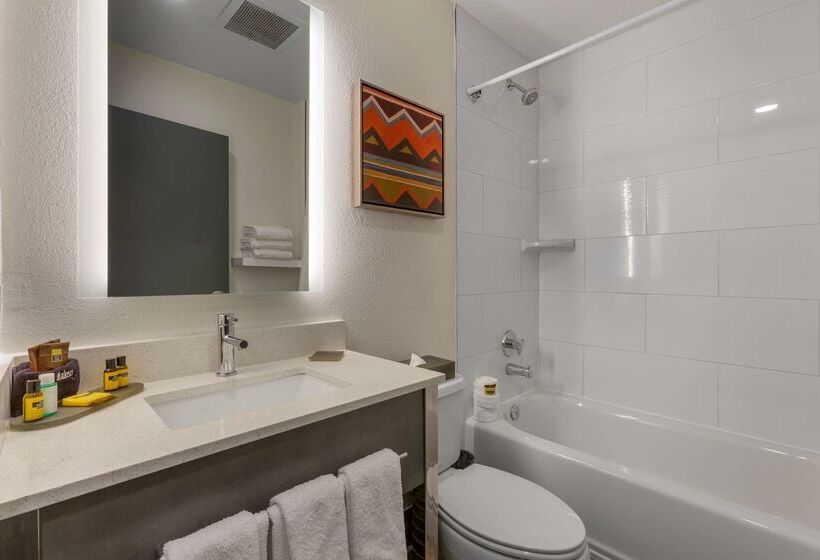 هتل Best Western Plus Yuma Foothills Inn & Suites