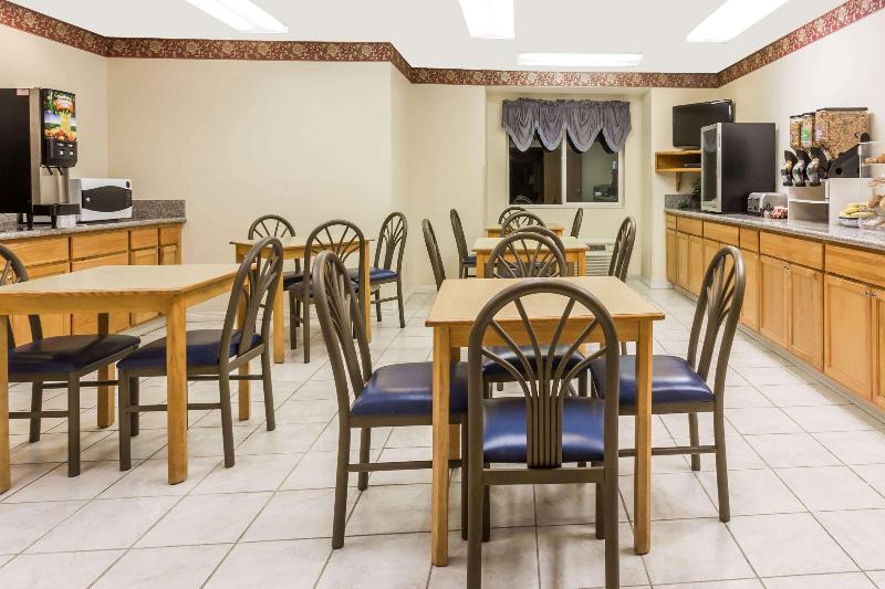 Boarders Inn & Suites By Cobblestone Hotels   Brush