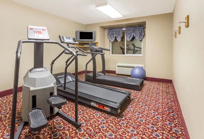 Boarders Inn & Suites By Cobblestone Hotels   Brush