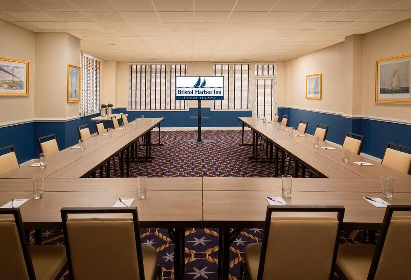 ホテル Bristol Harbor Inn