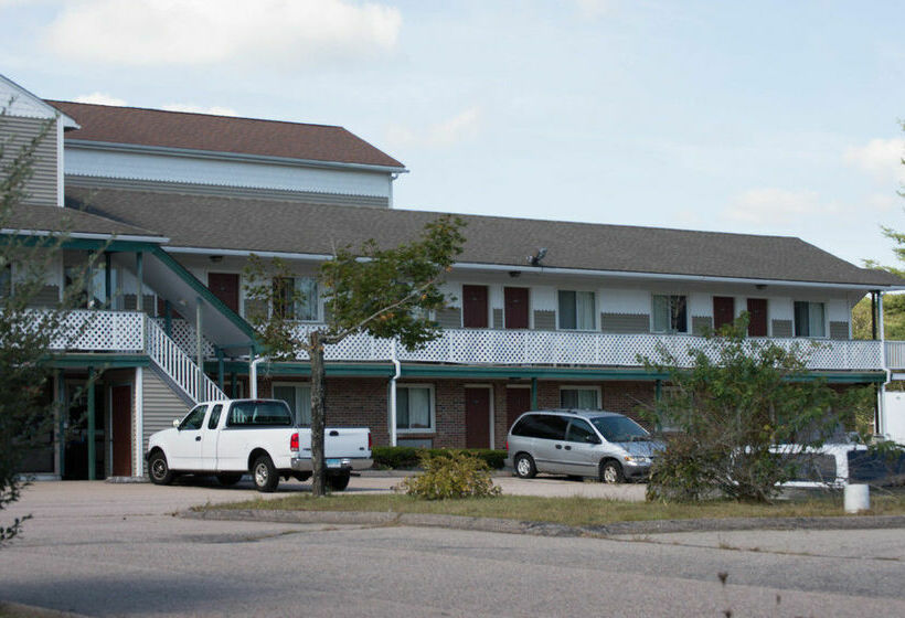 בית מלון כפרי Budget Inn North Stonington