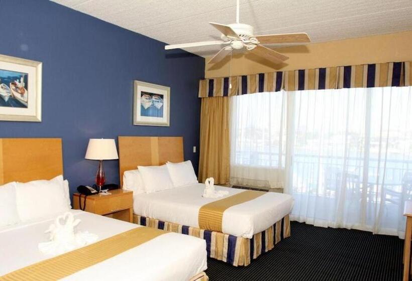 هتل Chart House Suites And Marina