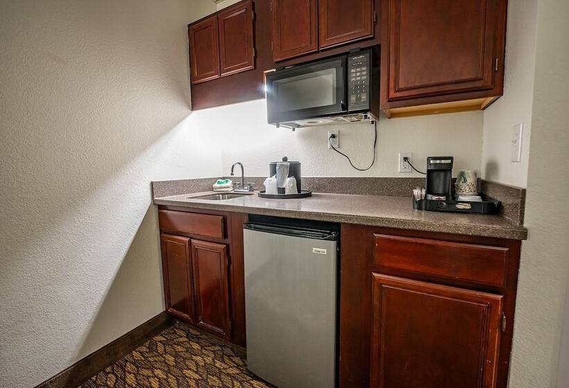 호텔 Christopher Inn And Suites