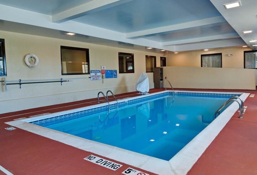 ホテル Comfort Inn Mount Airy