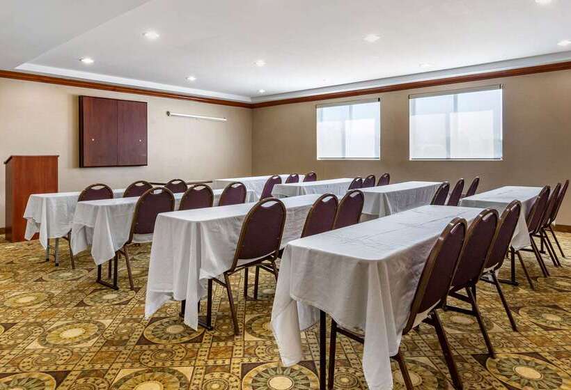 هتل Comfort Inn Warren